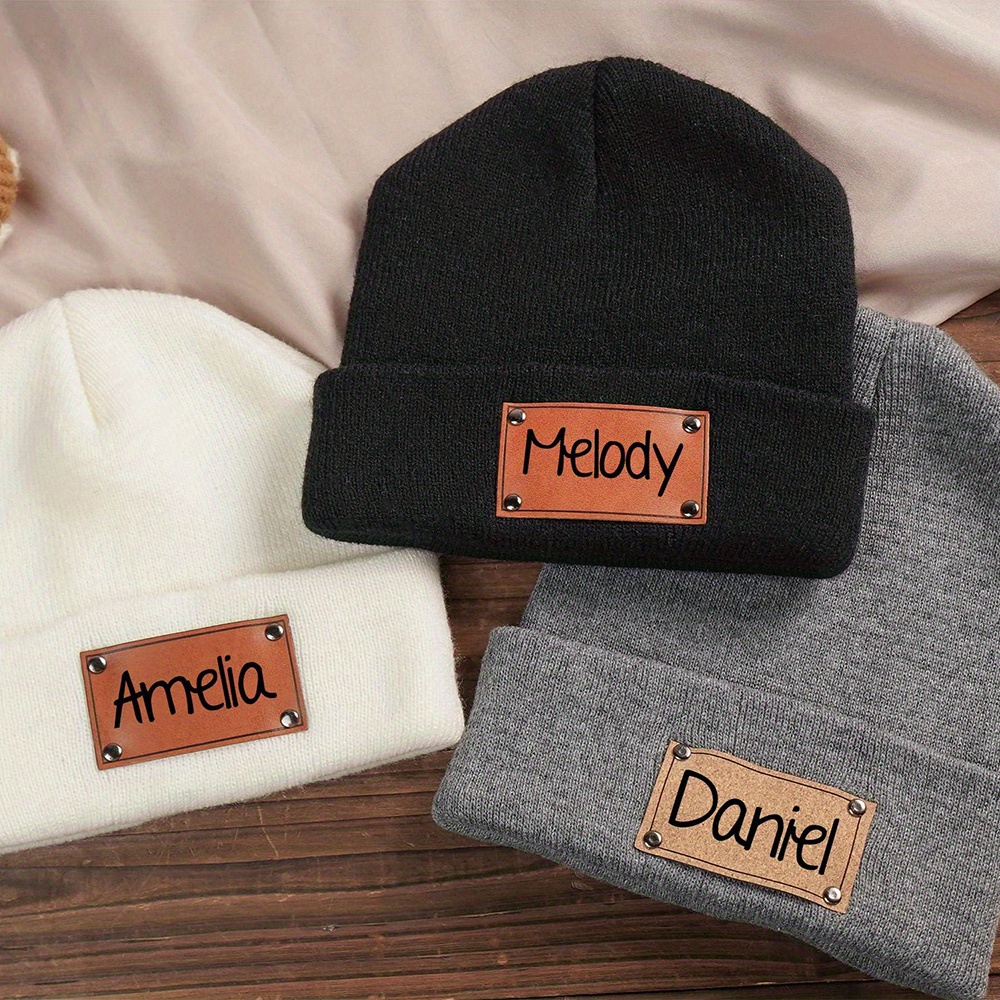 カスタム名入りレザーラベル付きニット帽。柔らかく暖かい、袖付 - Beanie Cuffed Knit のレビューと価格